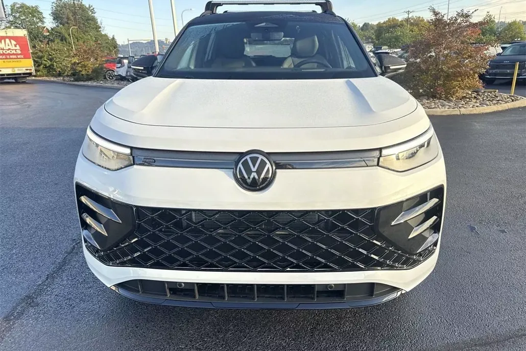2025 Volkswagen Tiguan SE R-Line Black photo 1