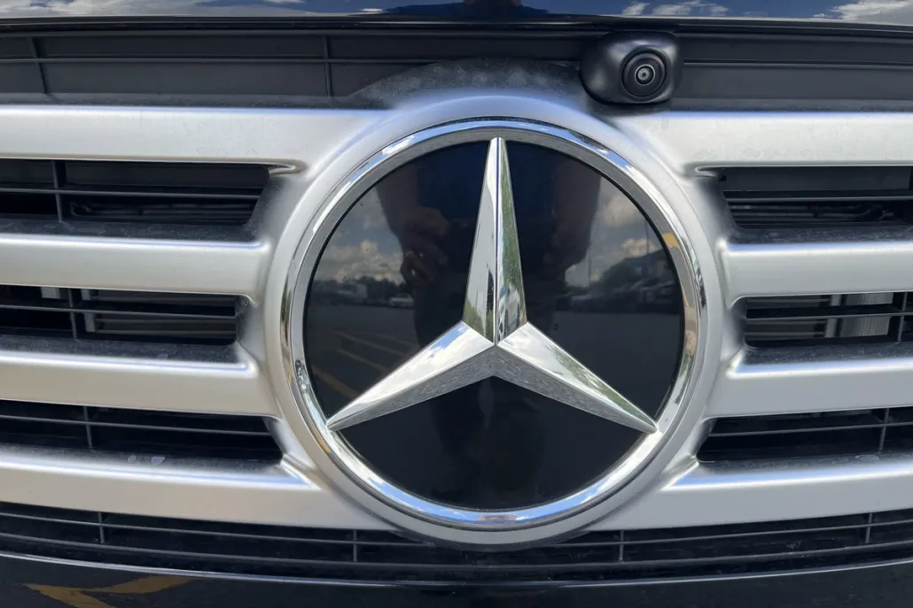 2025 Mercedes Benz GLB 250 photo 1
