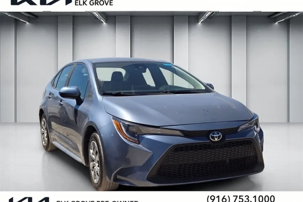 2022 Toyota Corolla LE photo 1