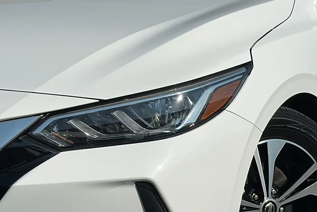 2022 Nissan Sentra SV photo 1