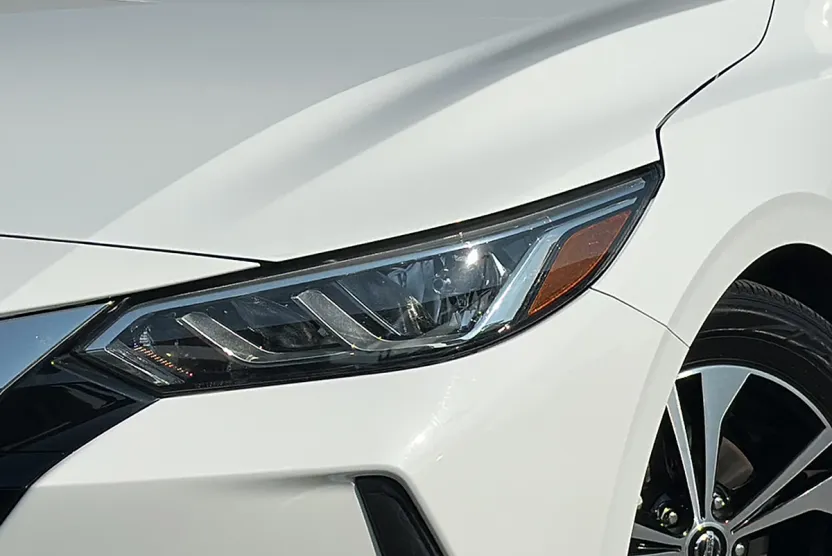 2022 Nissan Sentra SV photo 1