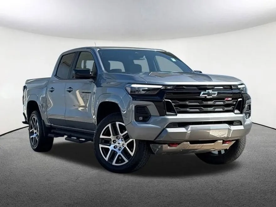 2023 Chevrolet Colorado Z71 photo 1