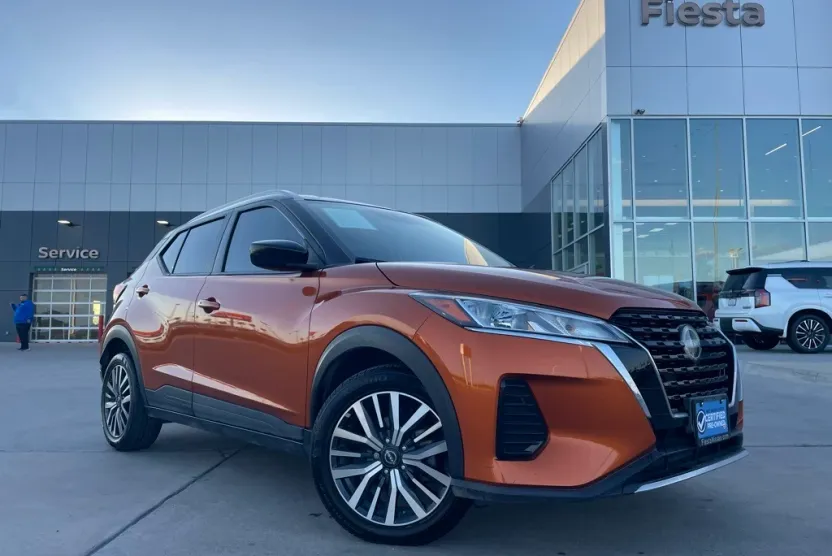 2023 Nissan Kicks SV photo 1