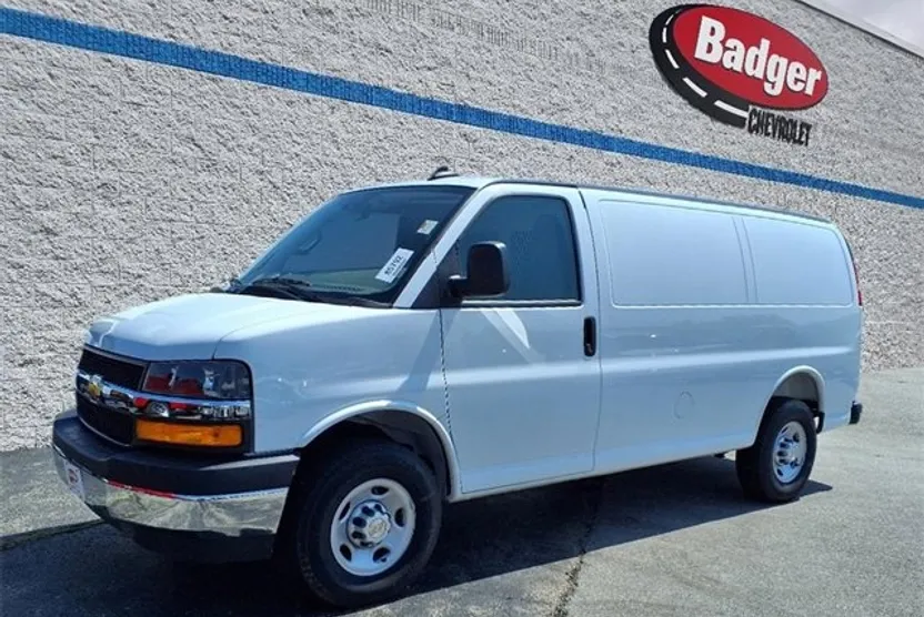 2025 Chevrolet Express Cargo 3500 photo 1