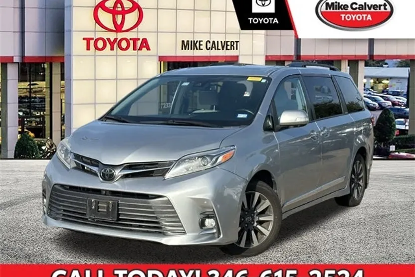 2019 Toyota Sienna Limited photo 1