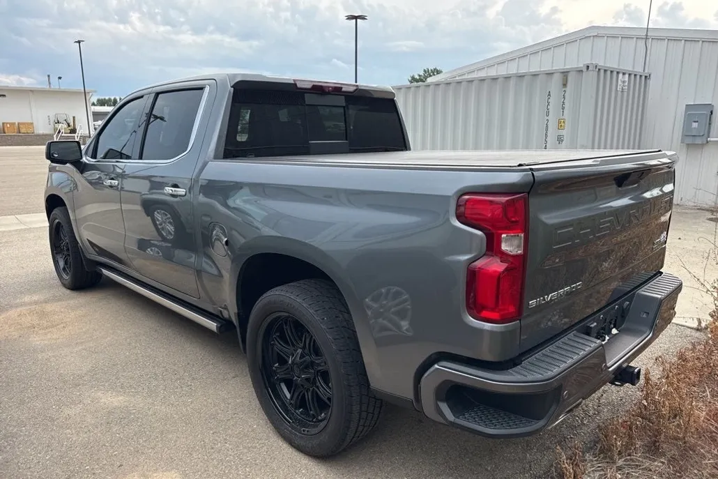2020 Chevrolet Silverado High Country photo 1