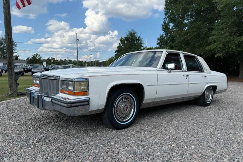 1989 Cadillac Brougham photo 1