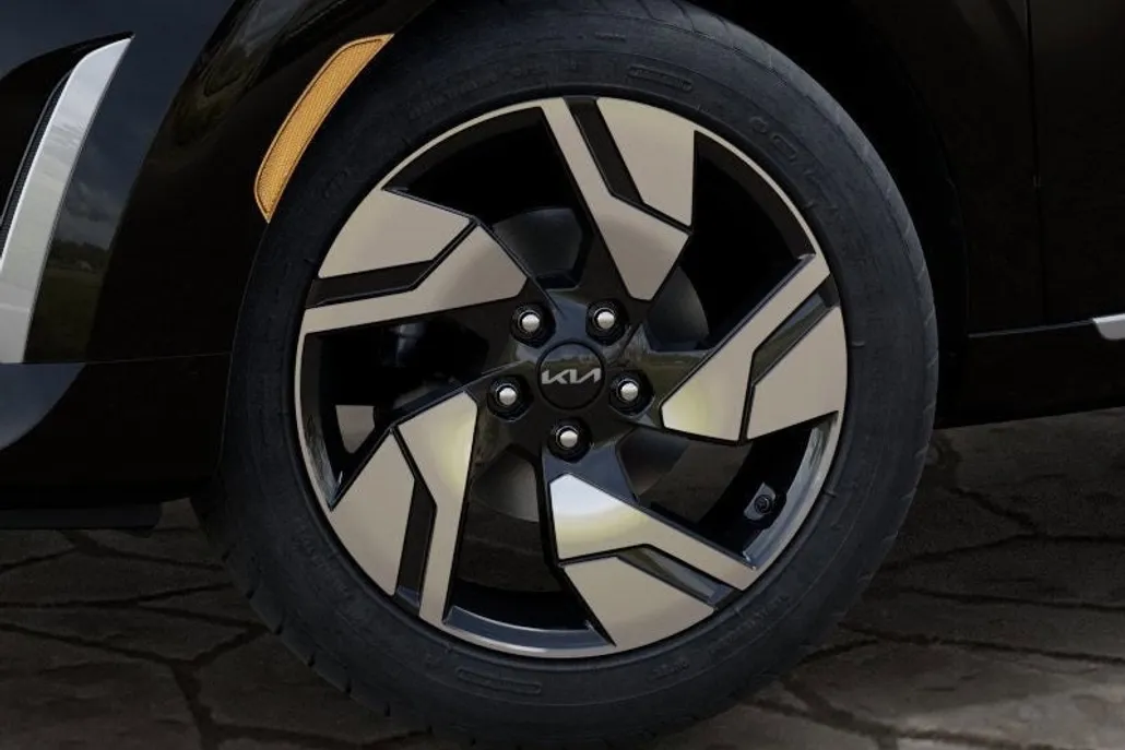 2025 Kia Soul GT-Line photo 1