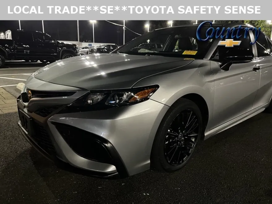 2021 Toyota Camry SE photo 1