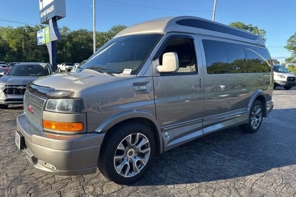 2022 Gmc Savana Cargo 2500 photo 1
