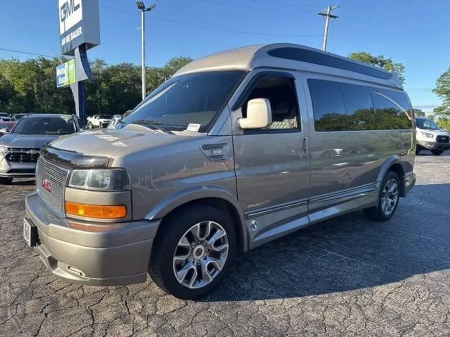 2022 Gmc Savana Cargo 2500 photo 1