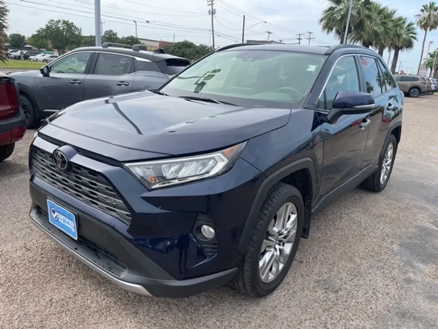 2021 Toyota RAV4 Limited photo 1
