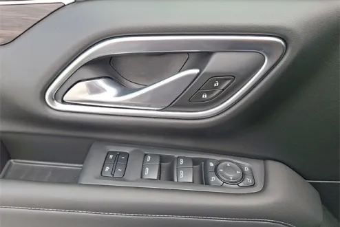 2021 Chevrolet Tahoe LT photo 2