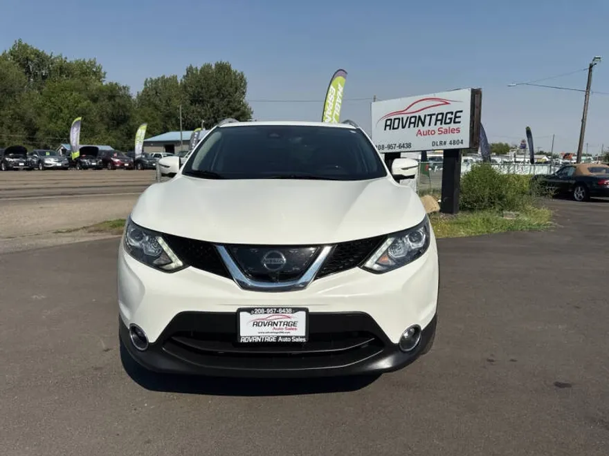2017 Nissan Rogue Sport SL photo 1