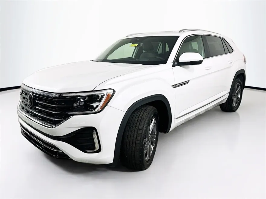 2024 Volkswagen Atlas Cross Sport SEL R-Line photo 2