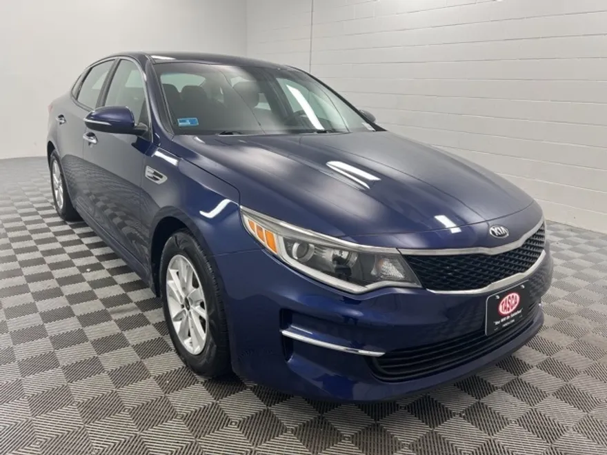 2018 Kia Optima LX photo 1