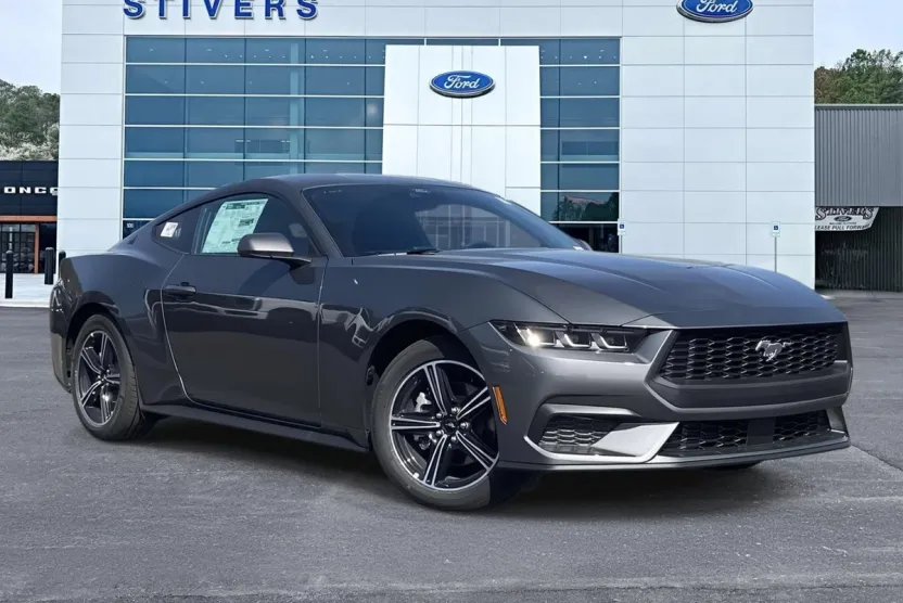 2025 Ford Mustang EcoBoost photo 1