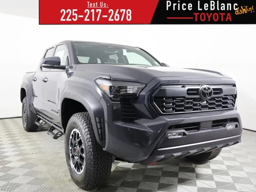2025 Toyota Tacoma TRD Off-Road Double Cab photo 1