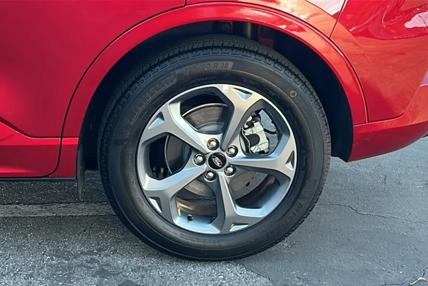 2023 Ford Escape ST-Line photo 1