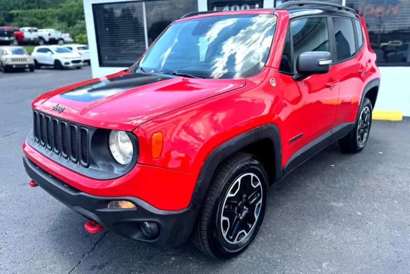 2017 Jeep Renegade Trailhawk photo 1