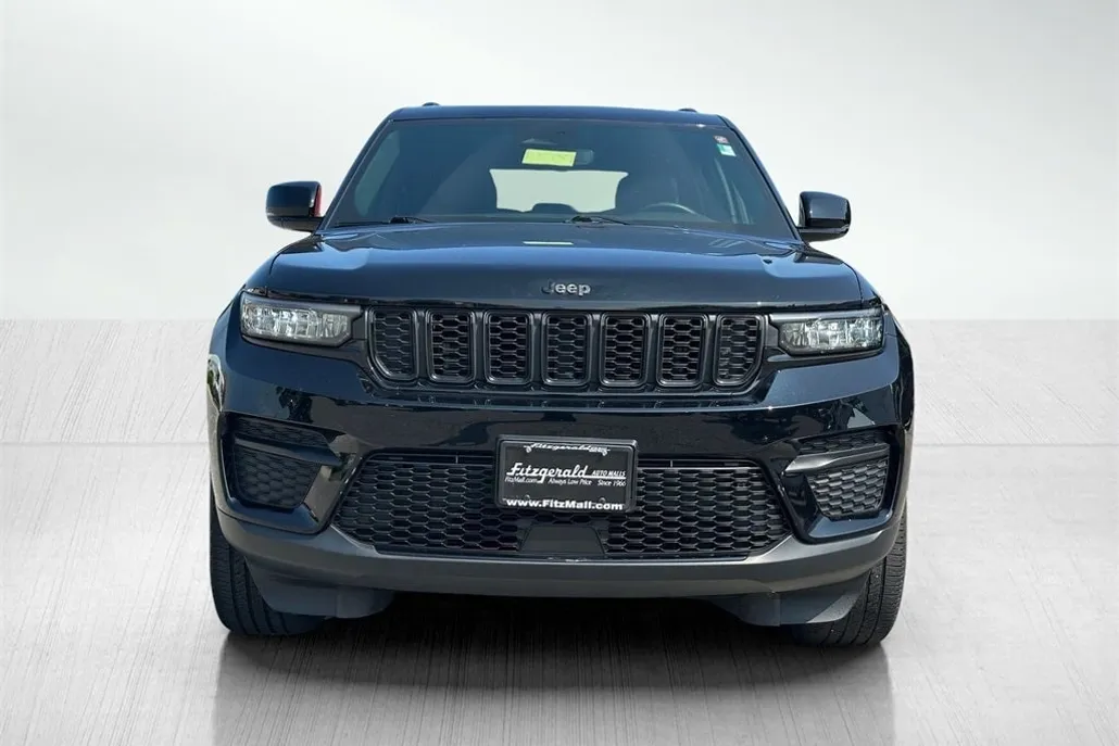 2022 Jeep Grand Cherokee Altitude photo 1