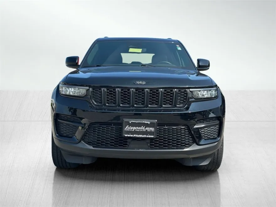 2022 Jeep Grand Cherokee Altitude photo 1