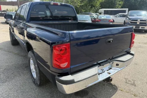 2006 Dodge Dakota SLT photo 2