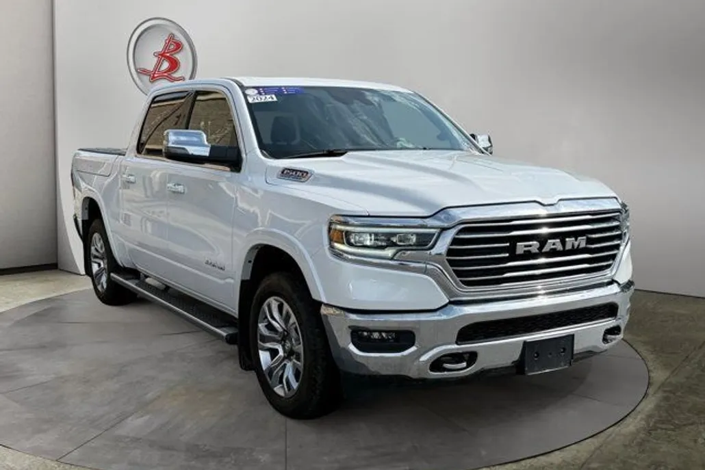 2023 Ford F-350 XLT photo 1