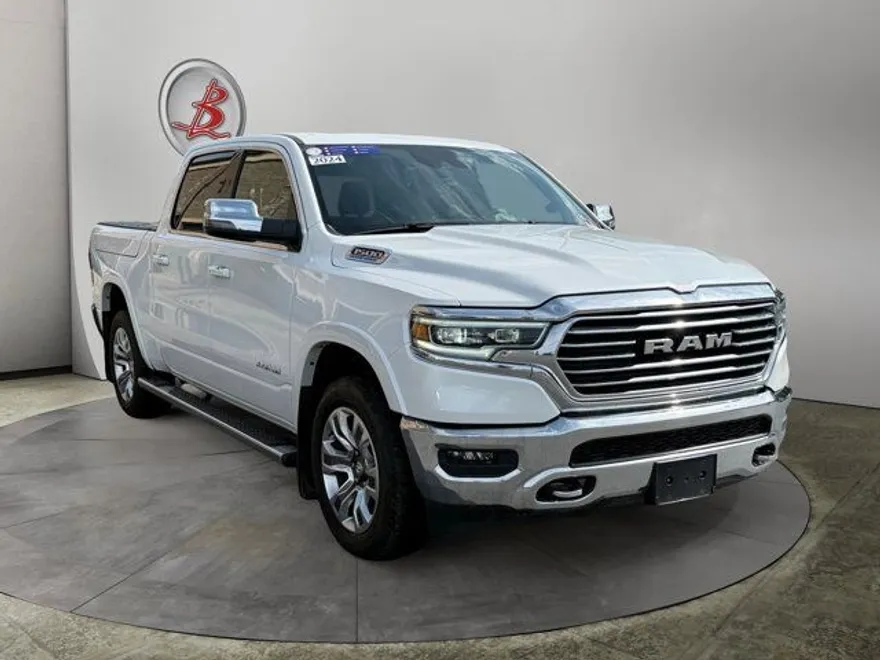 2023 Ford F-350 XLT photo 1