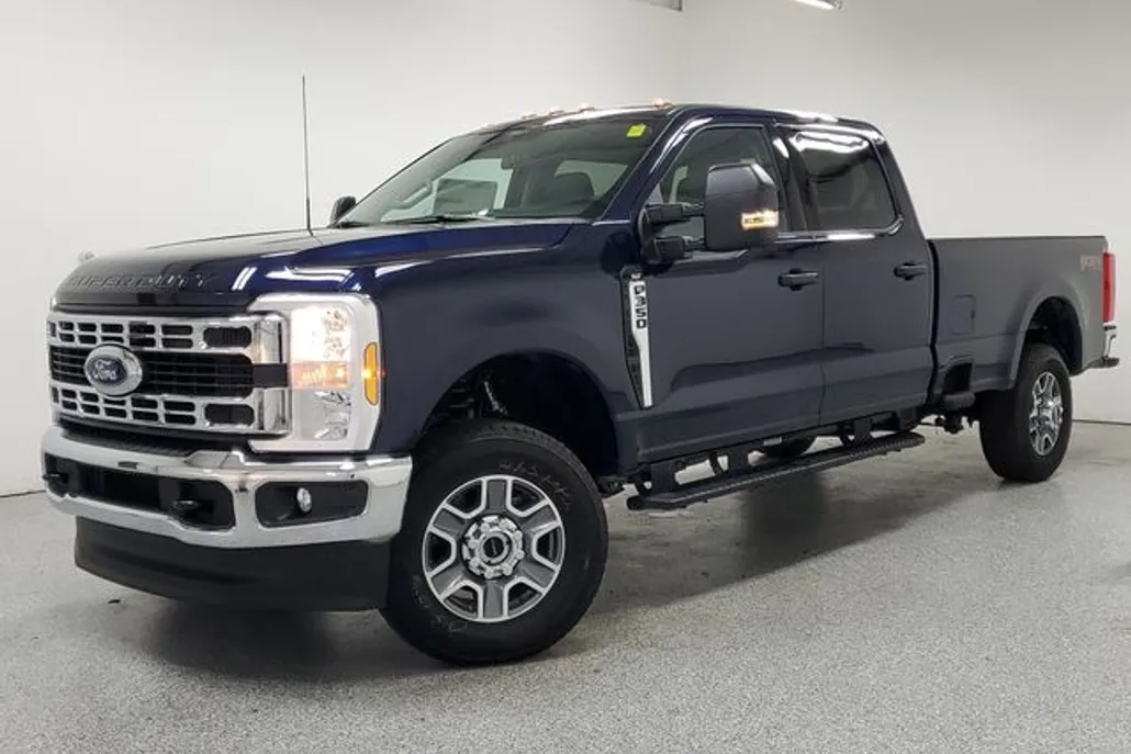 2025 Ford F-350 photo 1