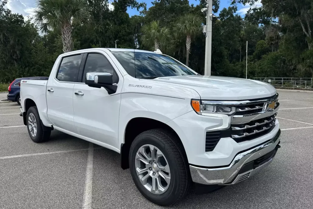 2025 Chevrolet Silverado 1500 LTZ photo 1