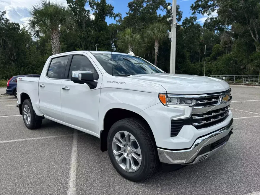 2025 Chevrolet Silverado 1500 LTZ photo 1