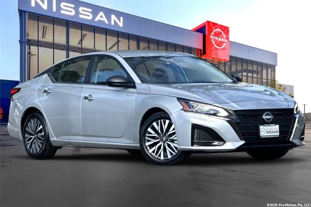 2024 Nissan Altima 2.5 SV photo 1