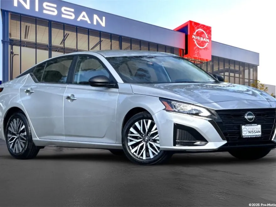 2024 Nissan Altima 2.5 SV photo 1