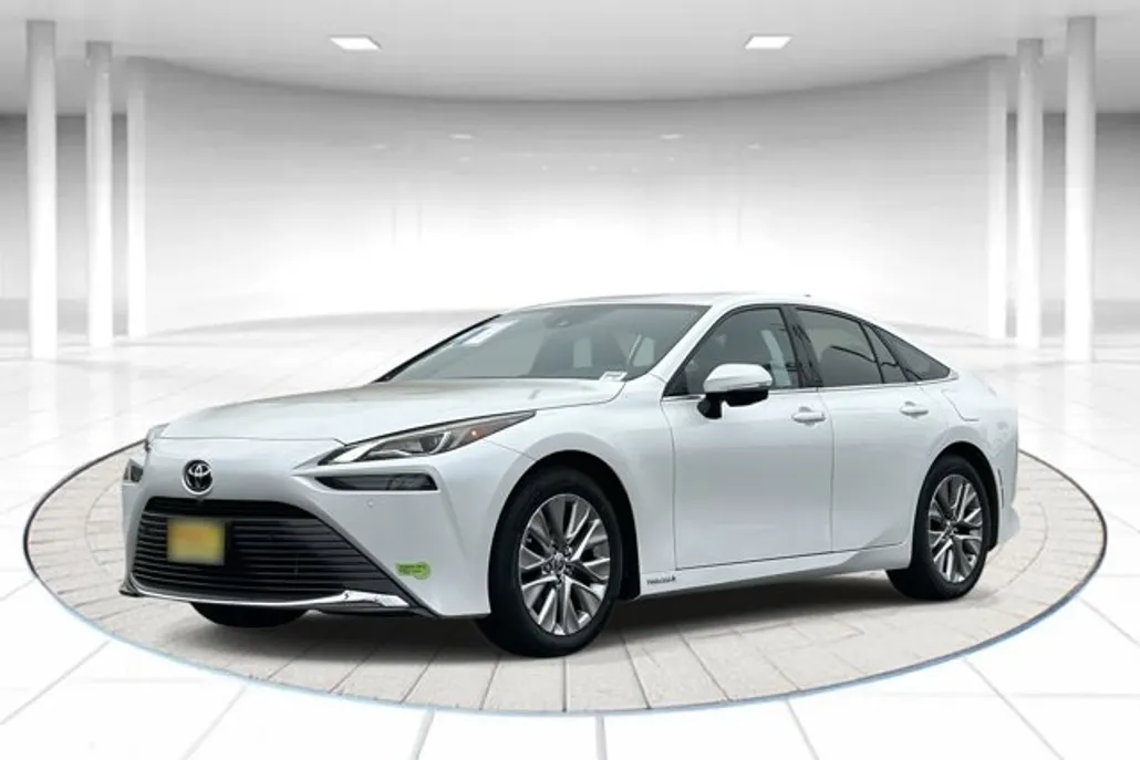 2023 Toyota Mirai XLE photo 1