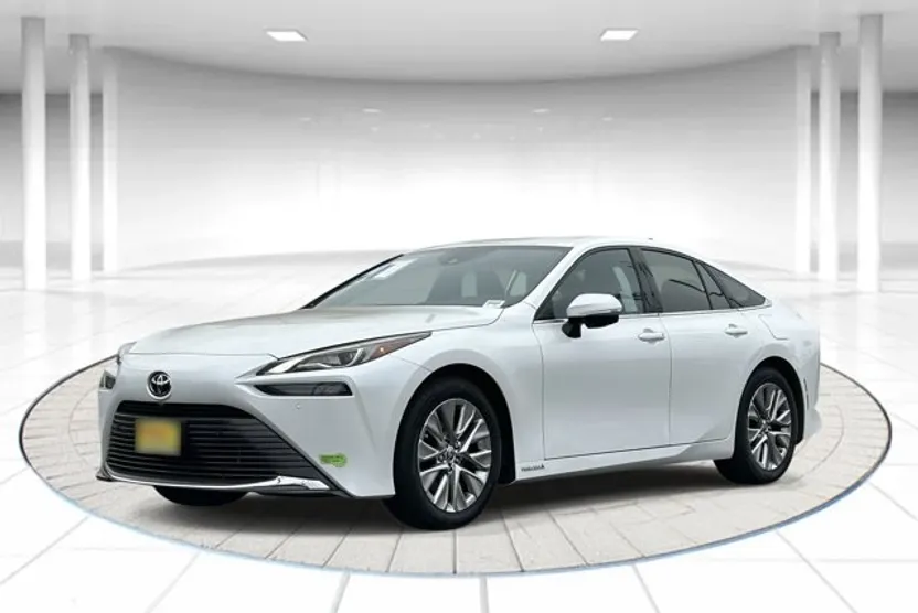 2023 Toyota Mirai XLE photo 1