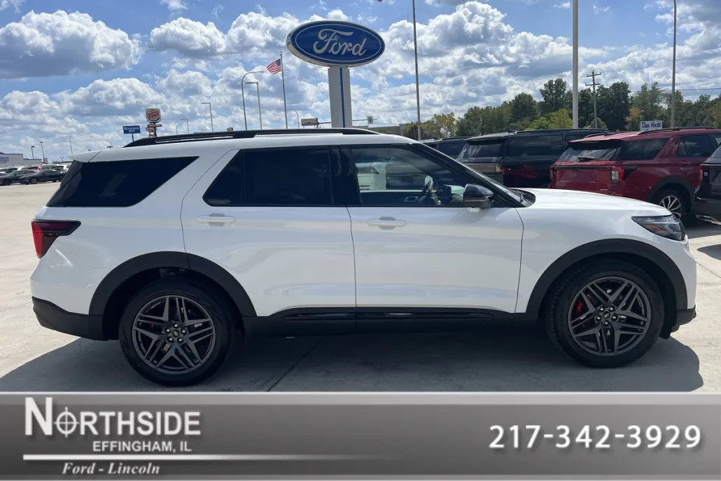 2025 Ford Explorer ST photo 1