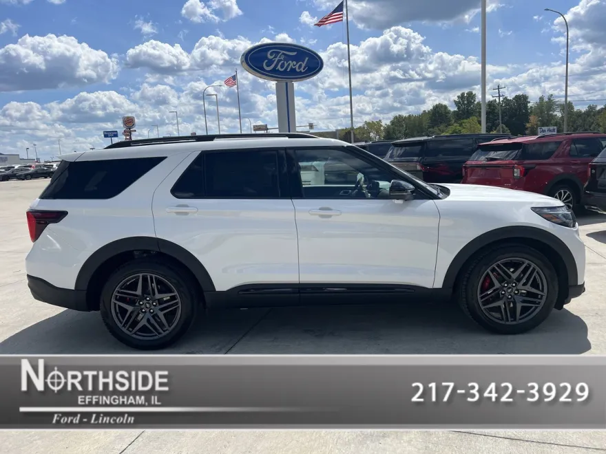 2025 Ford Explorer ST photo 1