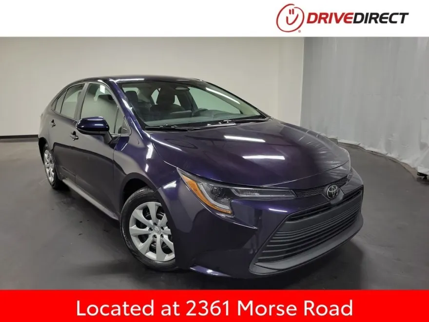 2023 Toyota Corolla LE photo 1