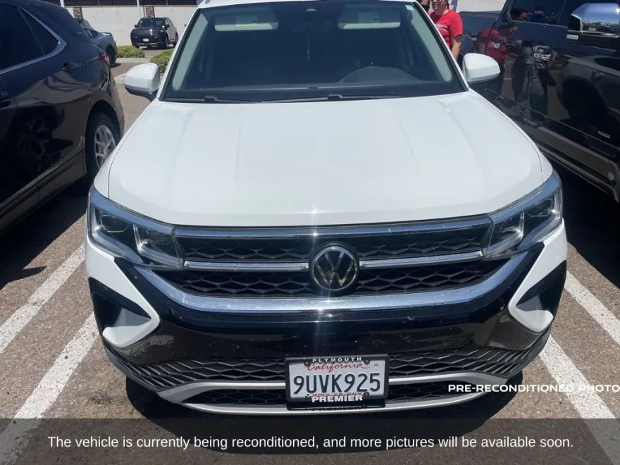 2022 Volkswagen Taos SEL photo 1