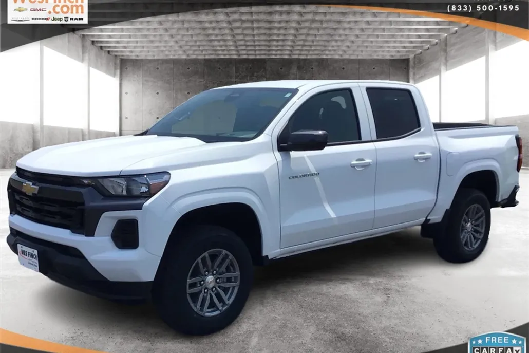 2025 Chevrolet Colorado Work Truck LT photo 1