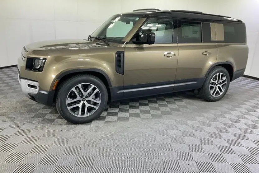 2025 Land Rover Defender S photo 1