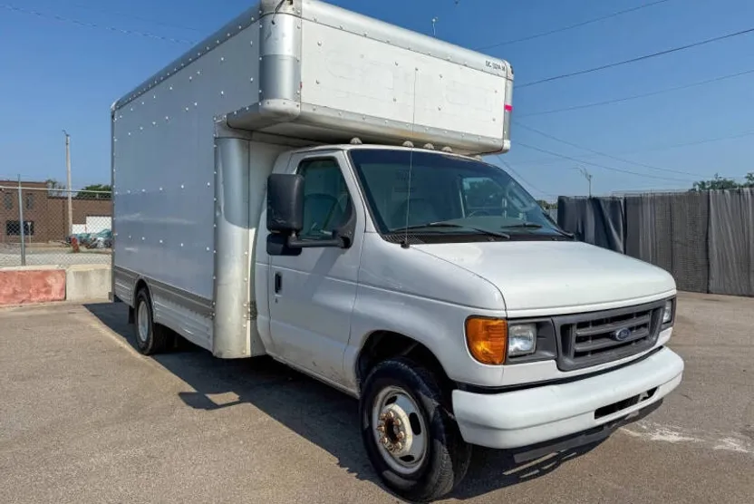 2006 Ford E-450 photo 1