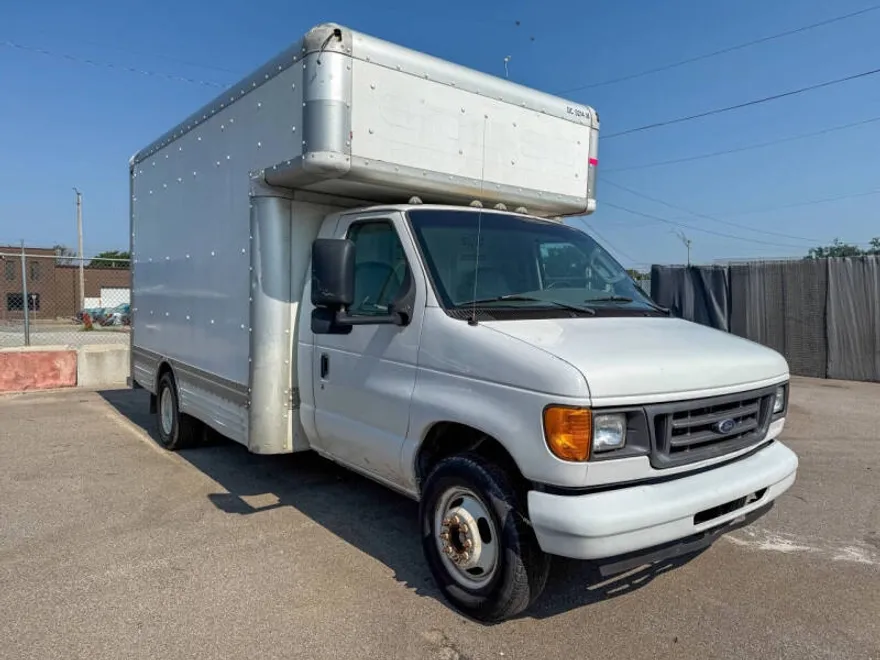 2006 Ford E-450 photo 1