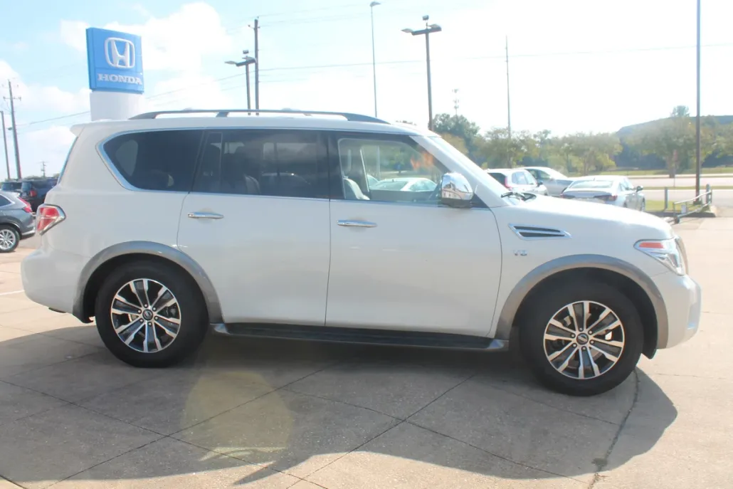 2020 Nissan Armada photo 1
