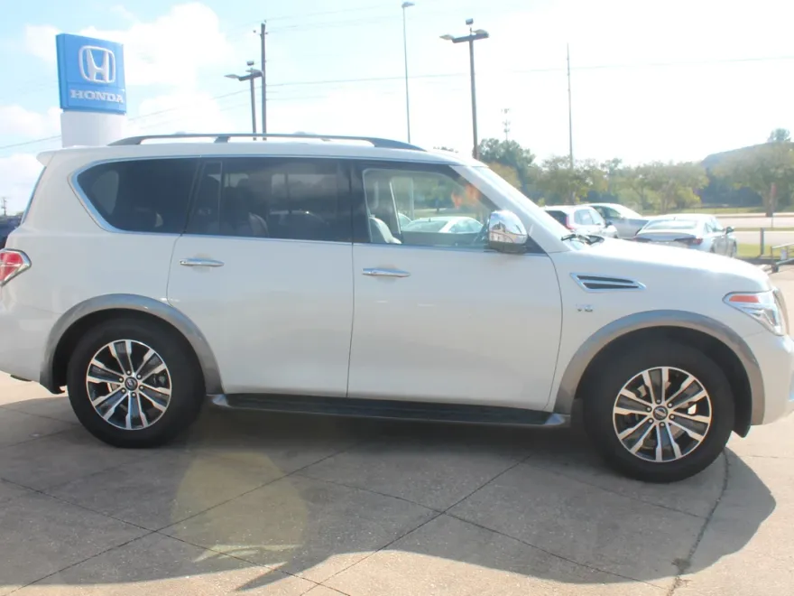 2020 Nissan Armada photo 1