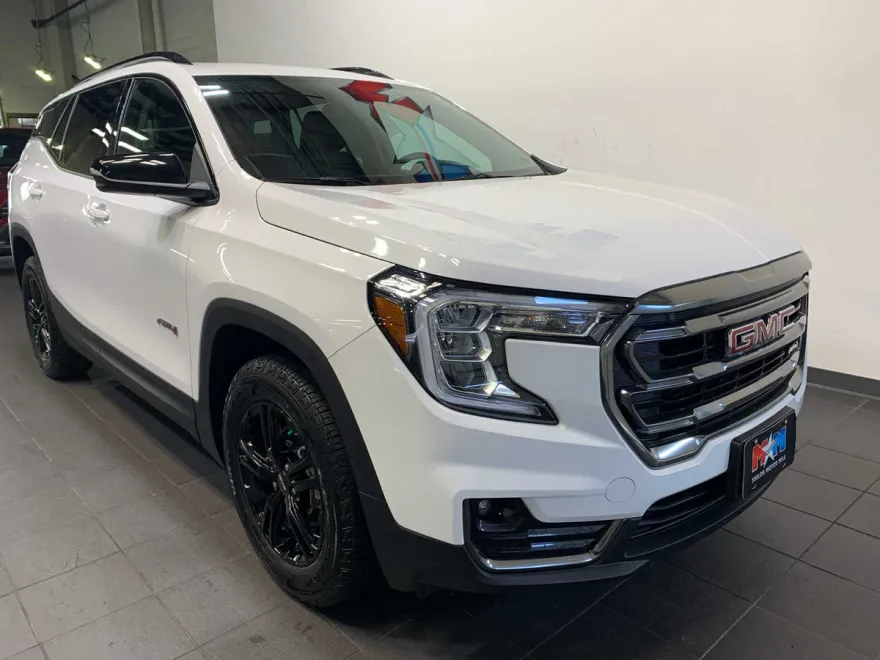 2024 Gmc Terrain AT4 photo 1