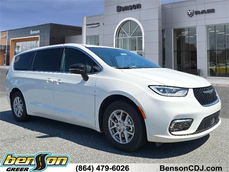 2026 Chrysler Pacifica photo 1