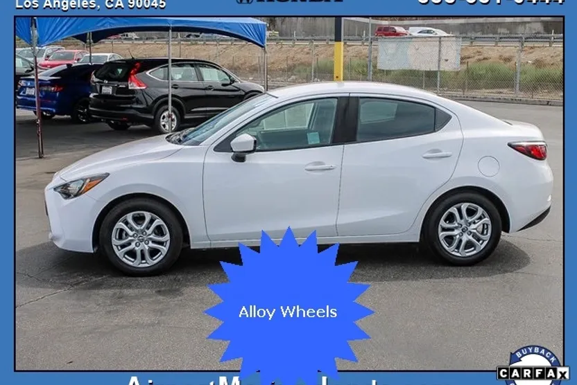 2017 Toyota Yaris iA Base photo 1