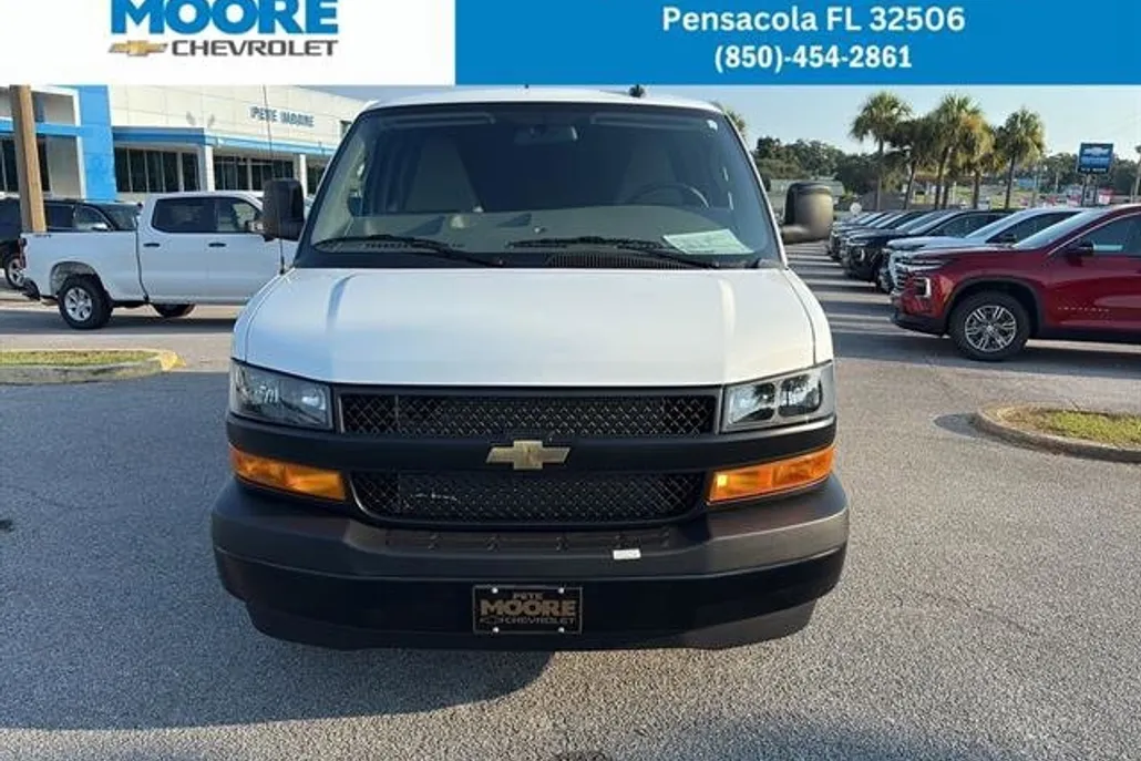 2025 Chevrolet Express Cargo 2500 photo 1